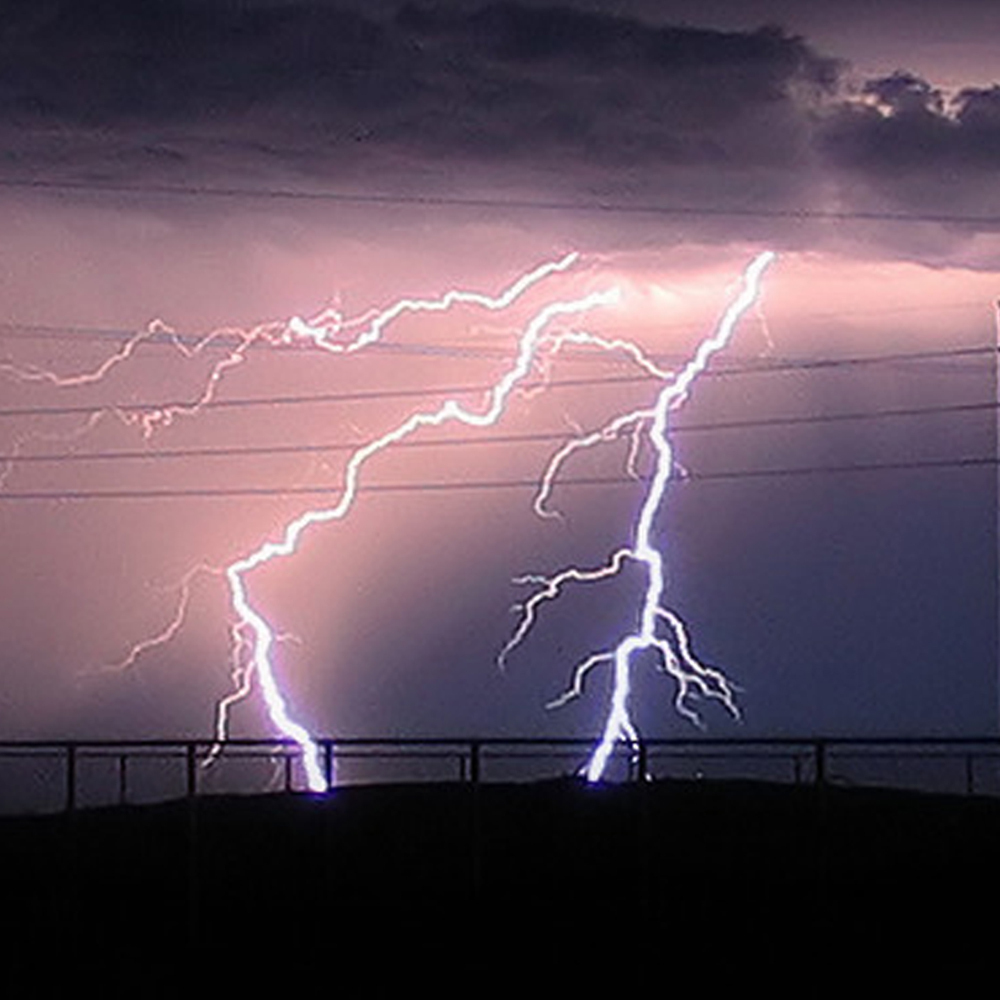 staying-safe-in-a-thunderstorm-uf-at-work