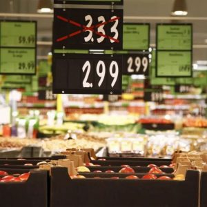 Grocery store display changes could cut food waste and boost profits